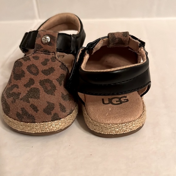 UGG Baby Girl's Emmery Leopard Sandals - Picture 4 of 7